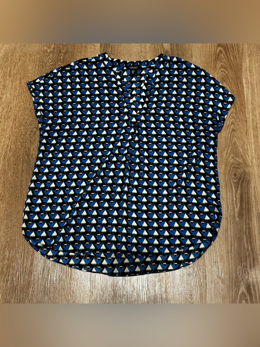 Jones New York Blue Black and White Geometric Short Sleeve Blouse